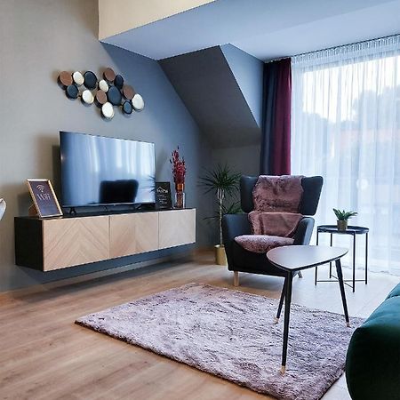 Linden Apartman 107 Glamour (Adults Only) Mosonmagyaróvár المظهر الخارجي الصورة