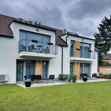 Linden Apartman 107 Glamour (Adults Only) Mosonmagyaróvár المظهر الخارجي الصورة