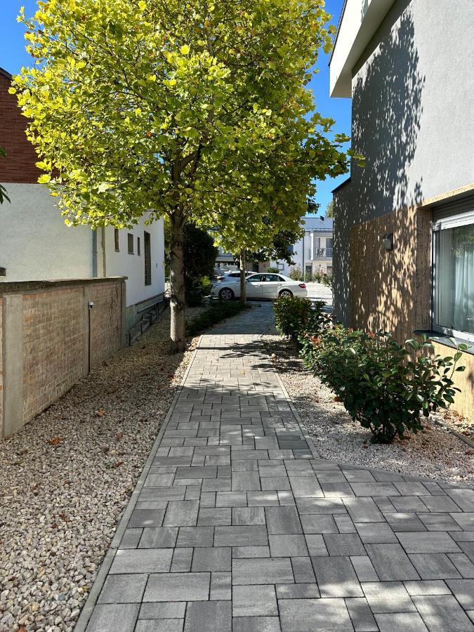 Linden Apartman 107 Glamour (Adults Only) Mosonmagyaróvár المظهر الخارجي الصورة