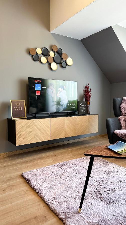 Linden Apartman 107 Glamour (Adults Only) Mosonmagyaróvár المظهر الخارجي الصورة